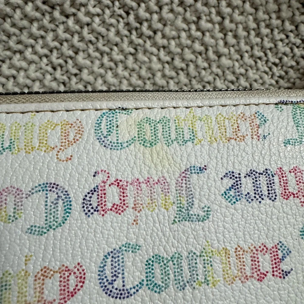 Juicy Couture Off The Chain Large Zip Around Rainbow Dots Logo‎ White